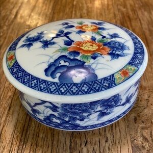 Vintage Japanese Imari-Style Porcelain Trinket Box with Lid - Floral Pattern
